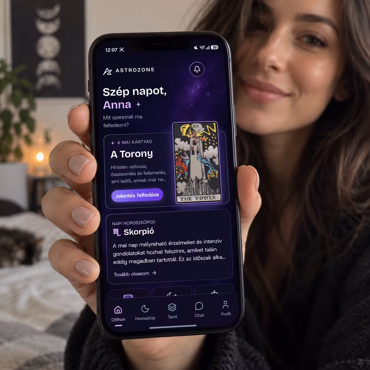 Az AstroZone mobilapp a mai üzeneteddel, kártyáddal és horoszkópoddal egy telefonon